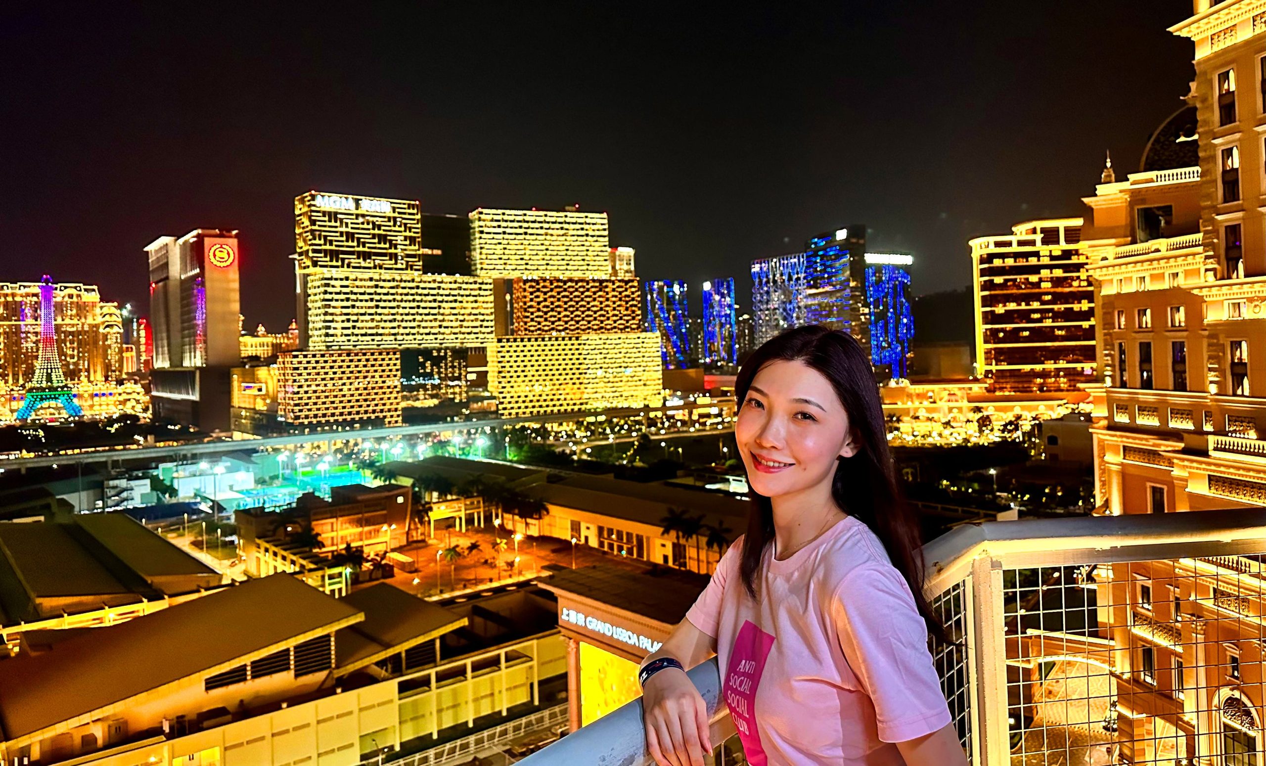 Tower Walk Night Girl colours (1)